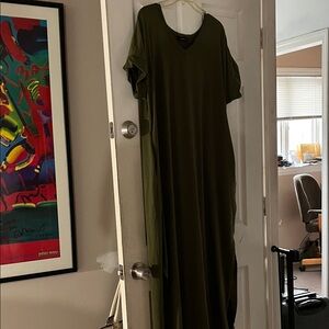 NEOT Olive Green V-Neck Maxi Dress - Women. Pockets,free shirt with purchase